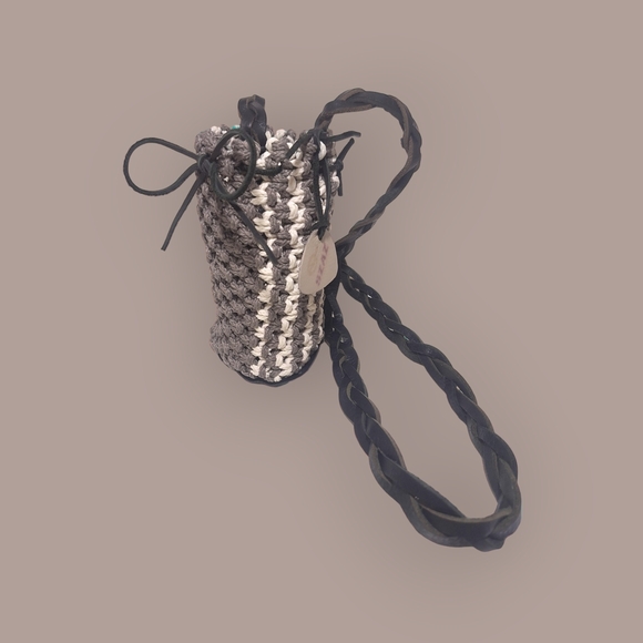 Seaglasscoaztallemonades.com Handbags - Chic Black and Gray Woven Koozie Bag Genuine Leather Strap
